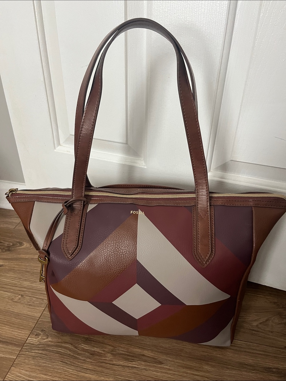 Fossil Sydney Tote in Wine Multi with Signature Key Charm - Picture 1 of 10